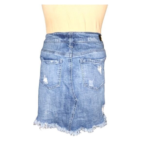 Celebrity Pink Distressed Cadillac Med Wash Denim Mini Skirt Size 7/28 - Picture 6 of 11